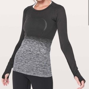 Lululemon long sleeve fitted athletic shirt